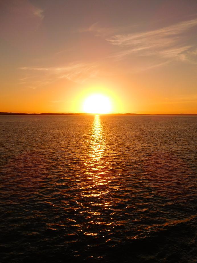 ...wieder mit einem schönen Sonnenuntergang