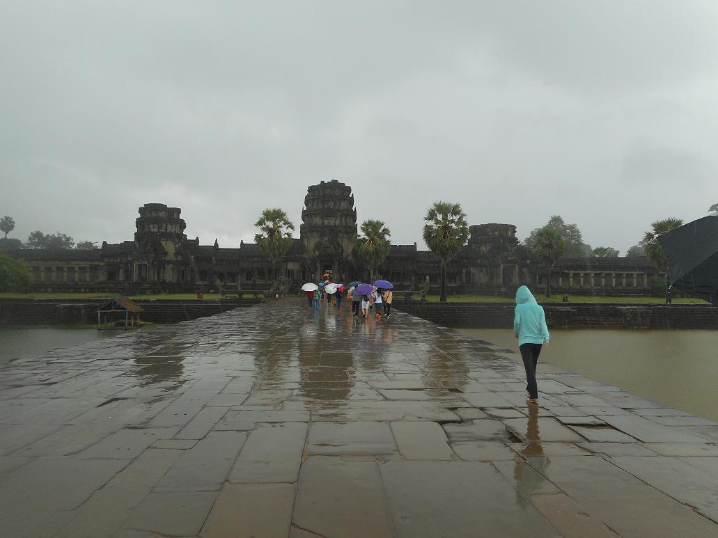Ankunft in Angkor Wat: Regen