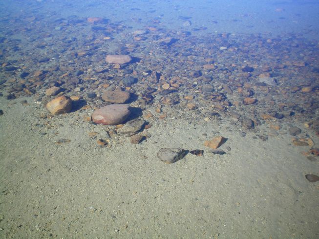 Die Steine im Vordergrung waren gut 20cm unter Wasser