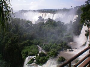 Mehr über den Artikel erfahren Iguazu  Wasserfälle
