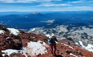 Mehr über den Artikel erfahren Besteigung der South Sister über Devils Lake