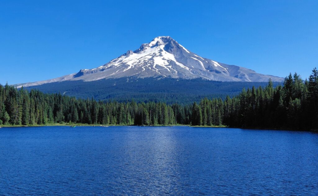 Trillium_Lake_03
